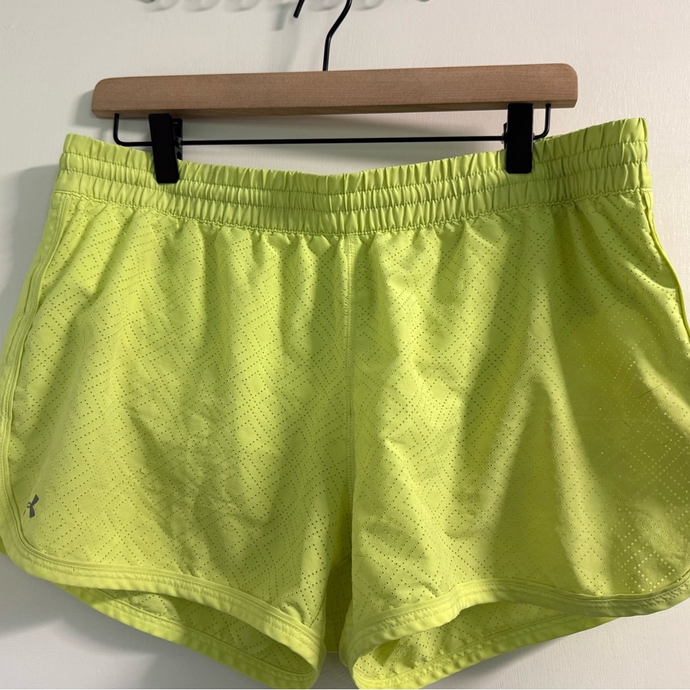 Under Armour HeatGear Running Shorts Women’s L Neon Yellow Lined